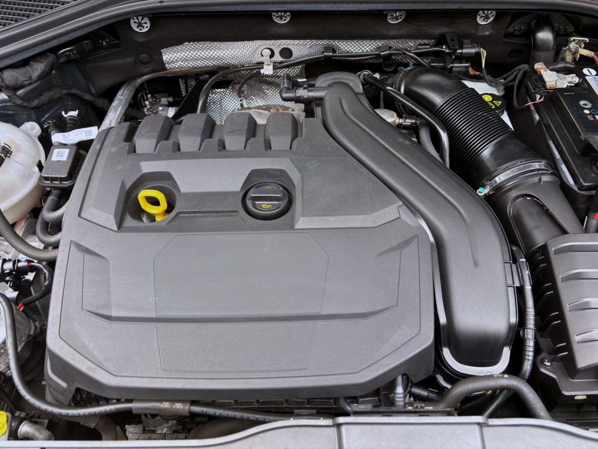 Thumb 17: Volkswagen T-Roc 1.5 TSI SPORT NAVI PDC LED SITZHZG ACC