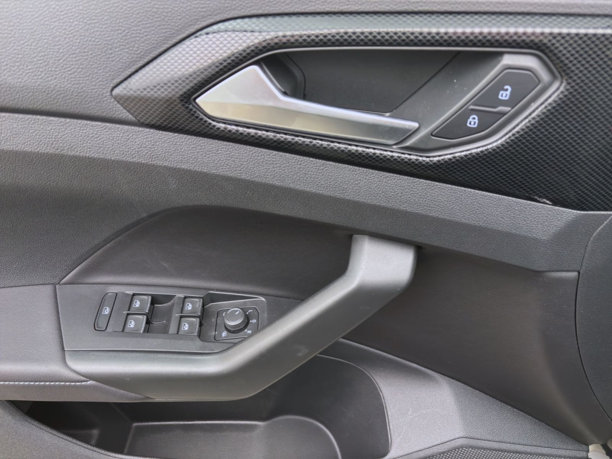 Thumb 9: Volkswagen T-Cross 1.0 TSI GOAL NAVI KLIMA PDC SHZG