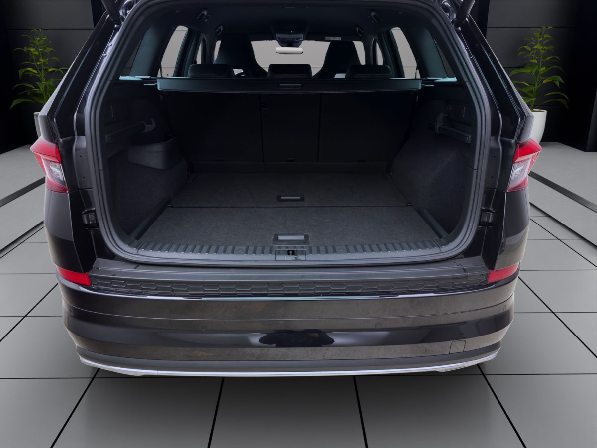 Thumb 3: Škoda Kodiaq 2.0 TSI DSG 4x4 SPORTLINE NAVI KAMERA PDC SITZHZG