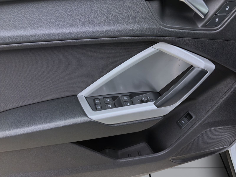 Bild 9: Audi Q3 35 TFSI S LINE STANDHZG SPORTSITZE SITZHZG