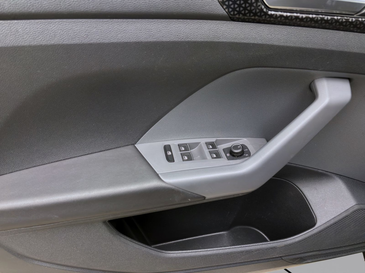 Thumb 9: Volkswagen T-Cross 1.0 TSI DSG STYLE NAVI PDC LED SITZHZG