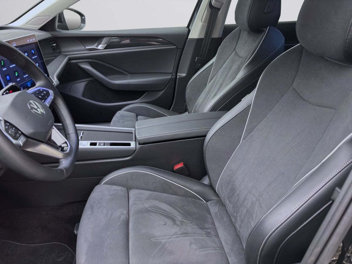 Thumb 8: Volkswagen Passat Variant 1.5 TSI eHybrid BUSINESS NAVI AHK KAMERA KLIMA