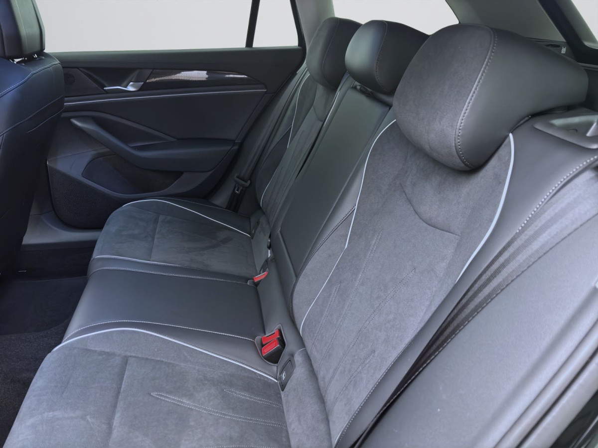 Thumb 13: Volkswagen Passat Variant 1.5 TSI eHybrid BUSINESS NAVI AHK KAMERA KLIMA