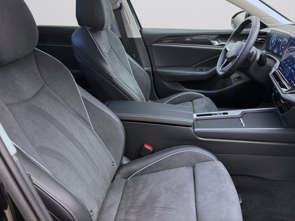 Thumb 14: Volkswagen Passat Variant 1.5 TSI eHybrid BUSINESS NAVI AHK KAMERA KLIMA