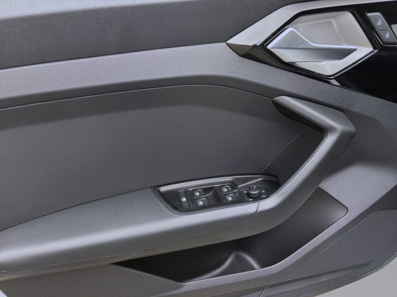 Bild 9: Audi A1 Sportback 30 TFSI ADVANCED NAVI PDC LED SITZHZG