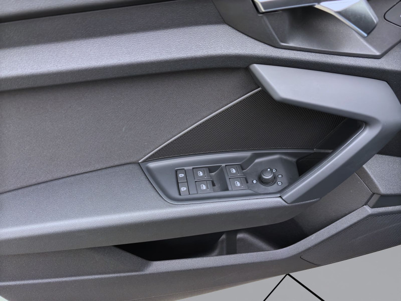 Bild 9: Audi A3 Sportback 35 TFSI AHK SITZHZG PDC KLIMA