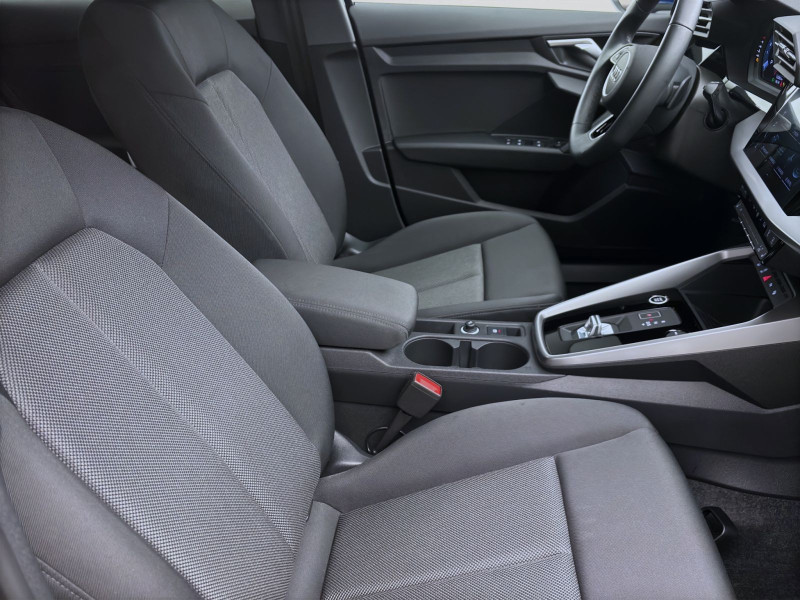 Bild 14: Audi A3 Sportback 35 TFSI AHK SITZHZG PDC KLIMA