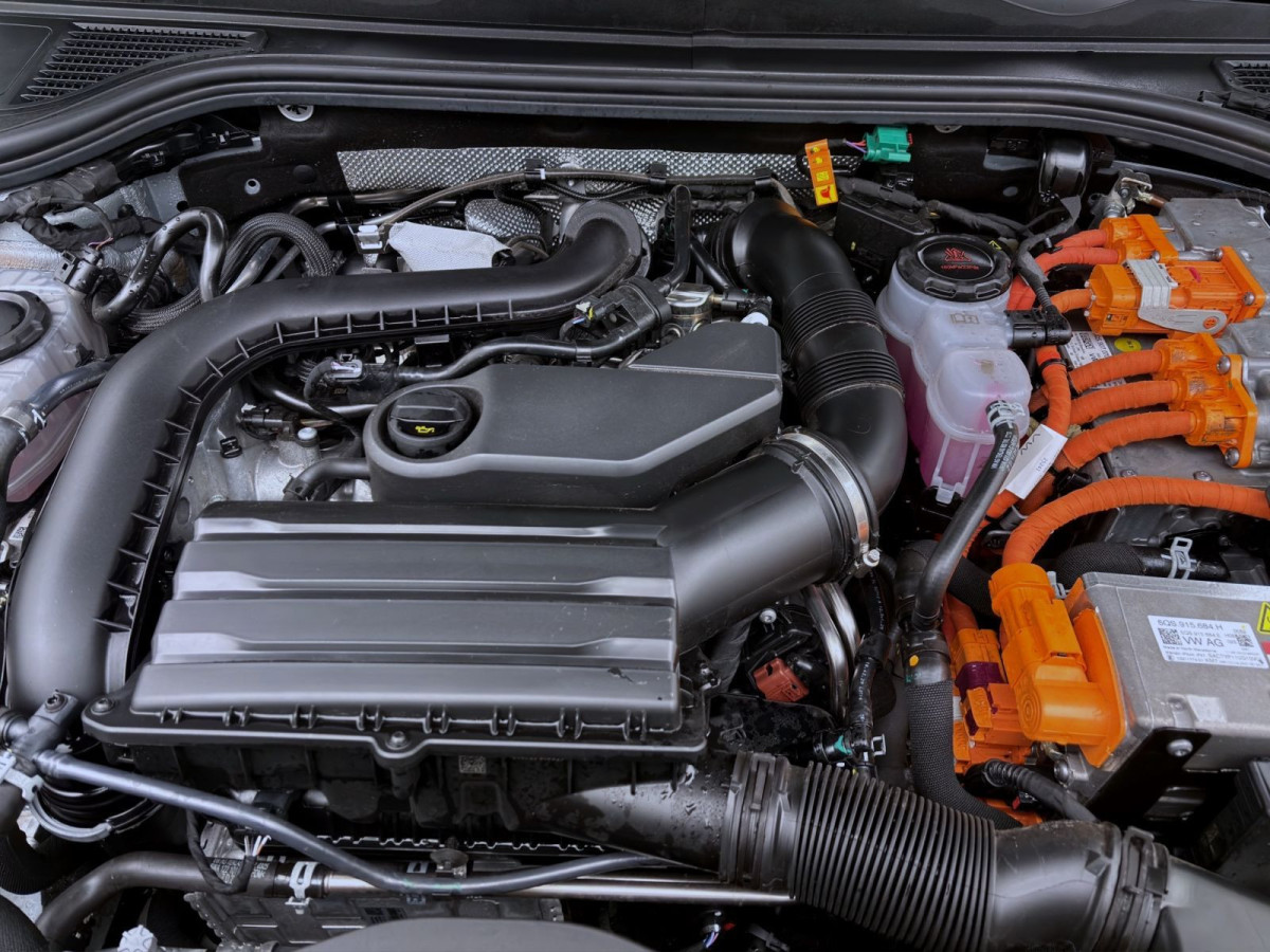 Thumb 17: Volkswagen Passat Variant 1.5 TSI eHybrid DSG BUSINESS AHK NAVI KAMERA SITZHZG