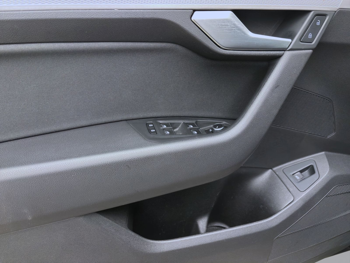 Thumb 9: Volkswagen Touareg 3.0 TDI V6 Tiptronic 4M AHK NAVI LUFT ACC