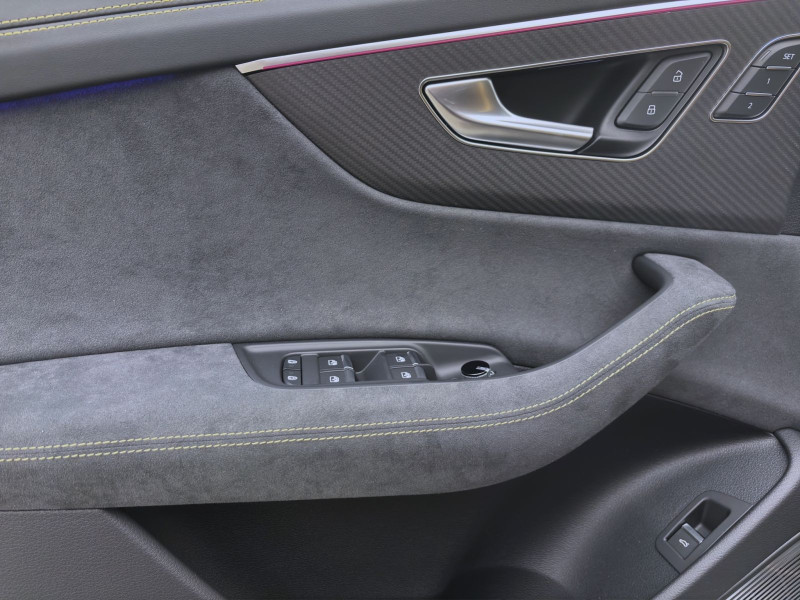 Bild 9: Audi RSQ8 Q PERFORMANCE PANO STDHZG HD-MATRIX AHK