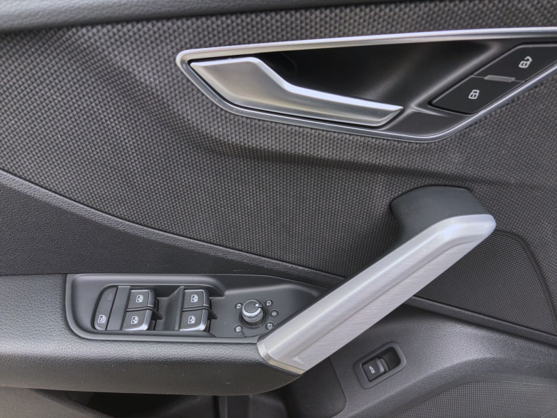 Bild 9: Audi Q2 35 TDI Q S LINE AHK NAVI MATRIX KLIMA