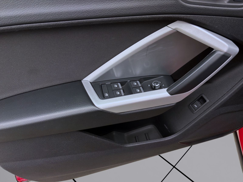 Bild 9: Audi Q3 40 TDI Q PDC AHK KAMERA NAVI eKLAPPE