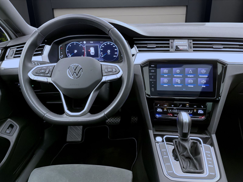 Bild 11: Volkswagen Passat Variant 2.0 TDI DSG ELEGANCE STANDHZG AHK PANO IQ.LIGHT