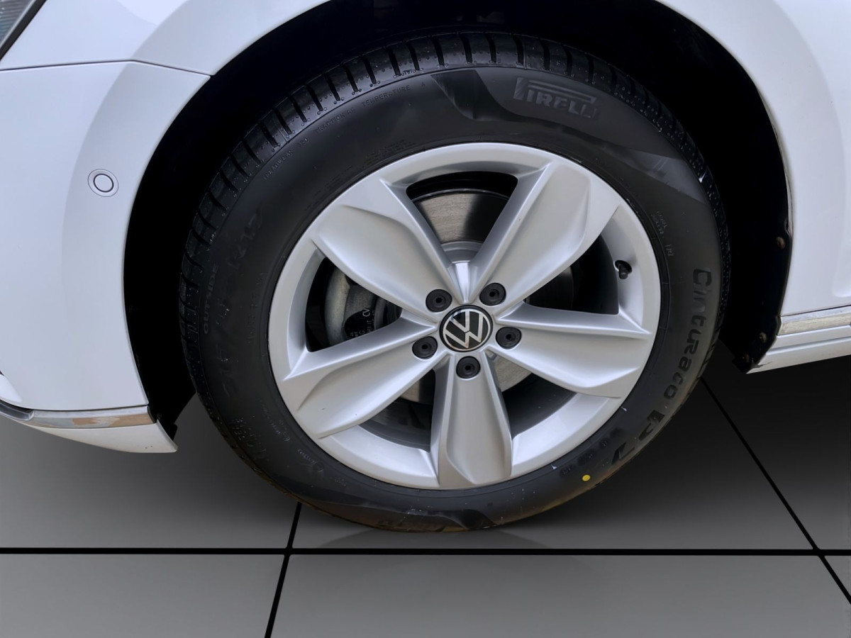 Thumb 7: Volkswagen Passat Variant 2.0 TDI DSG ELEGANCE STANDHZG AHK PANO IQ.LIGHT