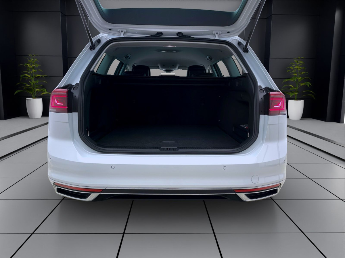 Thumb 3: Volkswagen Passat Variant 2.0 TDI DSG ELEGANCE NAVI KAMERA IQ.LIGHT