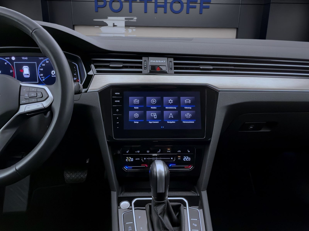 Thumb 12: Volkswagen Passat Variant 2.0 TDI DSG ELEGANCE NAVI KAMERA IQ.LIGHT