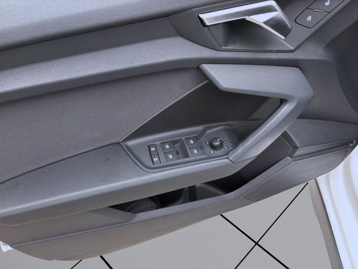 Thumb 9: Audi A3 Sportback 35 TDI S LINE NAVI+ MATRIX PDC SITZHZG