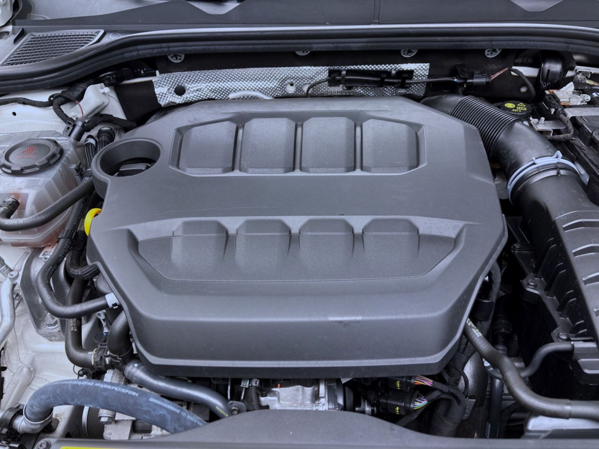 Thumb 18: Volkswagen Golf GTI PDC LED+ DAB+ LM17 KLIMA