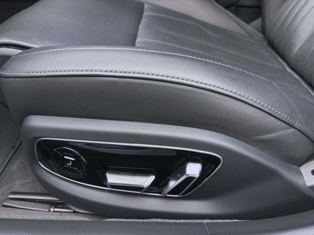 Thumb 17: Audi A8 50 TDI Q LANG STANDHZG AHK HD-MATRIX