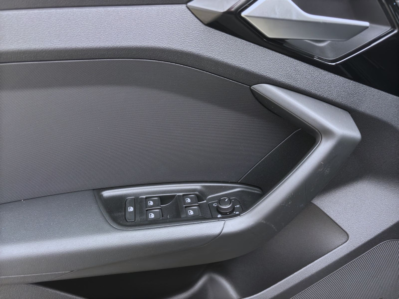 Bild 9: Audi A1 Sportback 25 TFSI SITZHZG LED PDC LM17