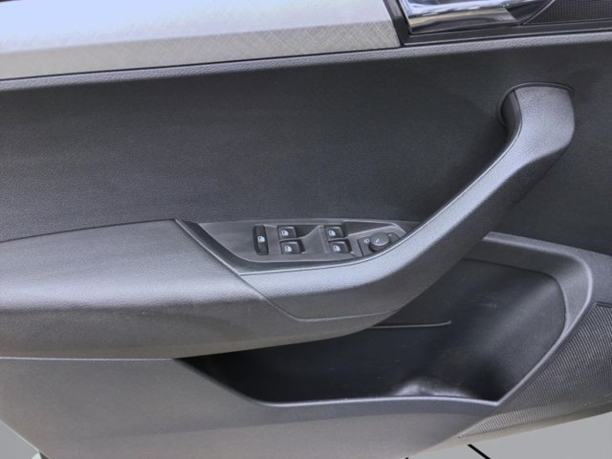 Thumb 9: Škoda Karoq 2.0 TDI DSG 4x4 AMBITION AHK NAVI KAMERA PDC