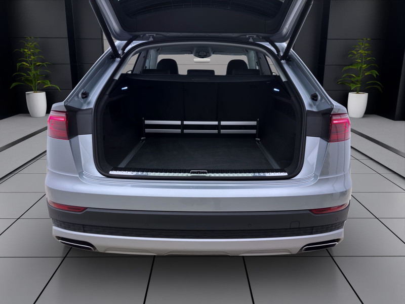 Bild 3: Audi Q8 45 TDI Q AHK MATRIX HuD SITZHZG KLIMA