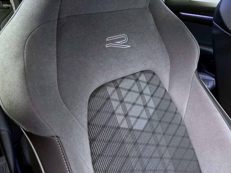 Bild 17: Volkswagen Golf Variant 2.0 TDI DSG R-LINE KAMERA NAVI PDC SITZHZG