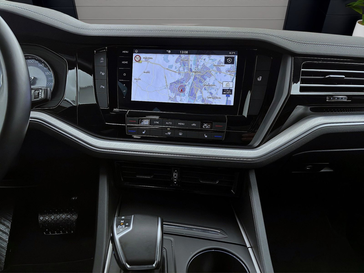 Thumb 12: Volkswagen Touareg 3.0 TDI DSG 4M ELEGANCE NAVI AHK KAMERA PDC