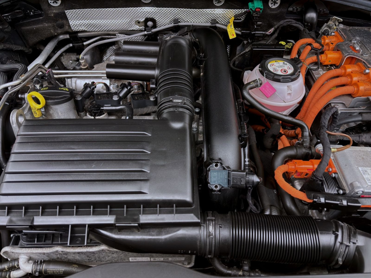 Thumb 17: Volkswagen Passat Variant 1.4 TSI DSG GTE PANO AHK NAVI KAMERA