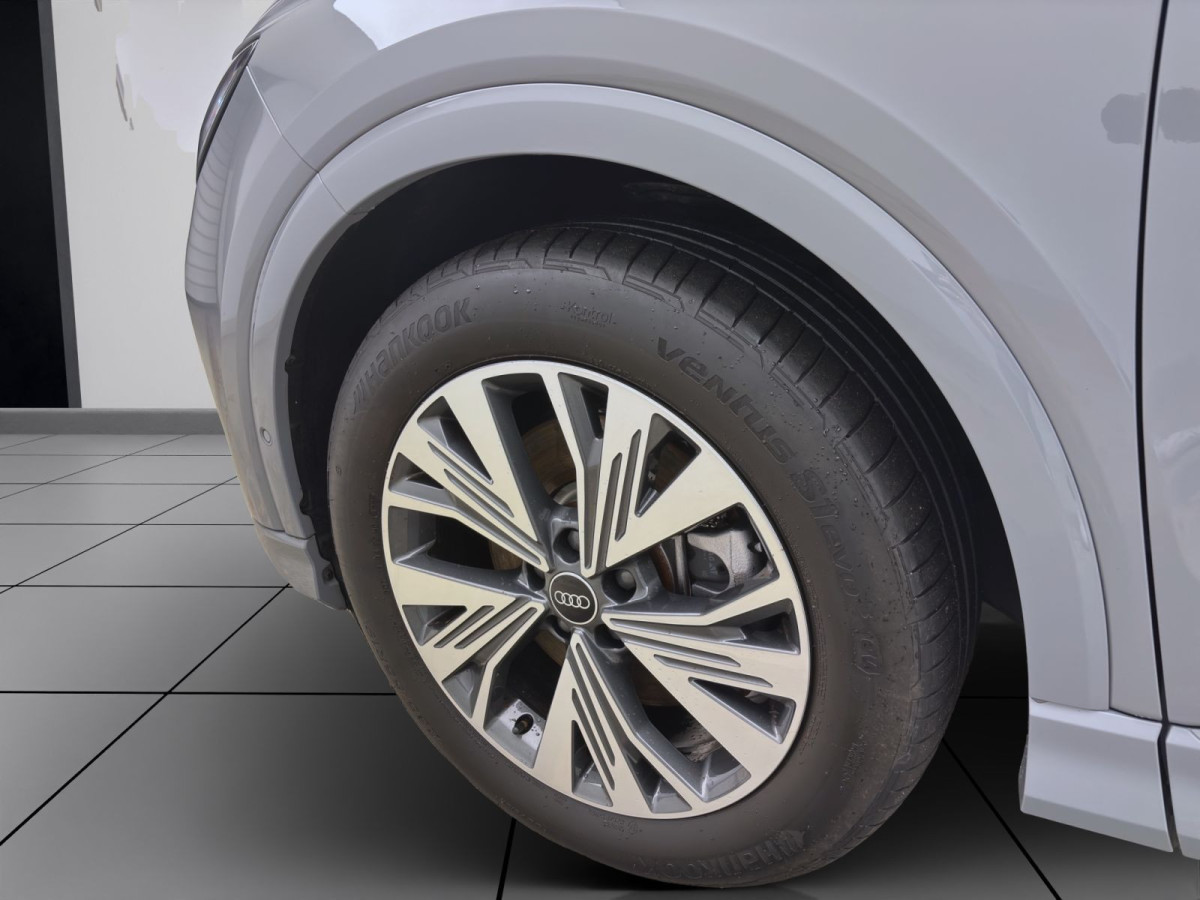 Thumb 7: Audi Q4 e-tron 40 NAVI SONOS KAMERA LED PDC