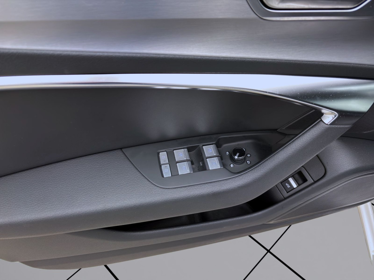 Thumb 9: Audi A6 Avant 40 TDI Q S LINE STANDHZG AHK NAVI LED