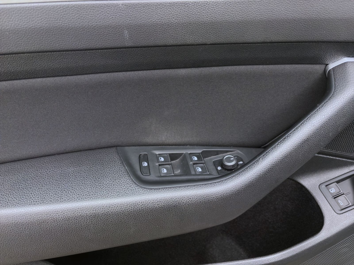 Thumb 9: Volkswagen Passat Variant 1.4 TSI DSG eHybrid GTE NAVI KAMERA PDC SHZG LED