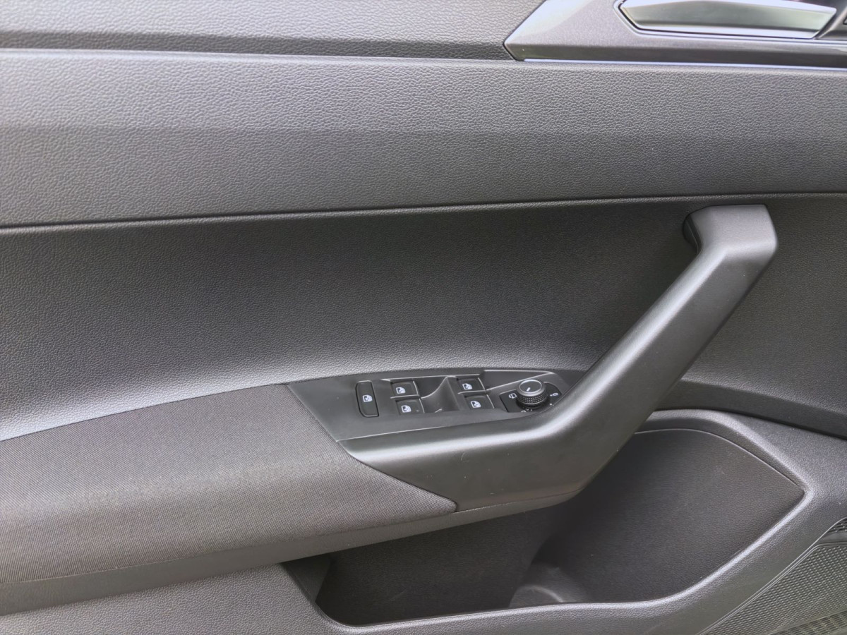 Thumb 9: Volkswagen Taigo 1.0 TSI DSG STYLE KAMERA IQ.LIGHT PDC ACC