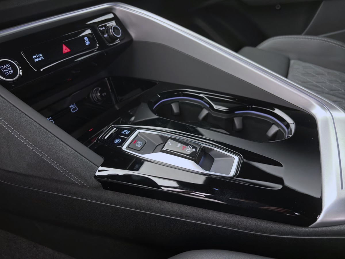 Thumb 13: Audi Q5 SUV TDI quattro 150 kW S tronic LM20 AHK NAVI+