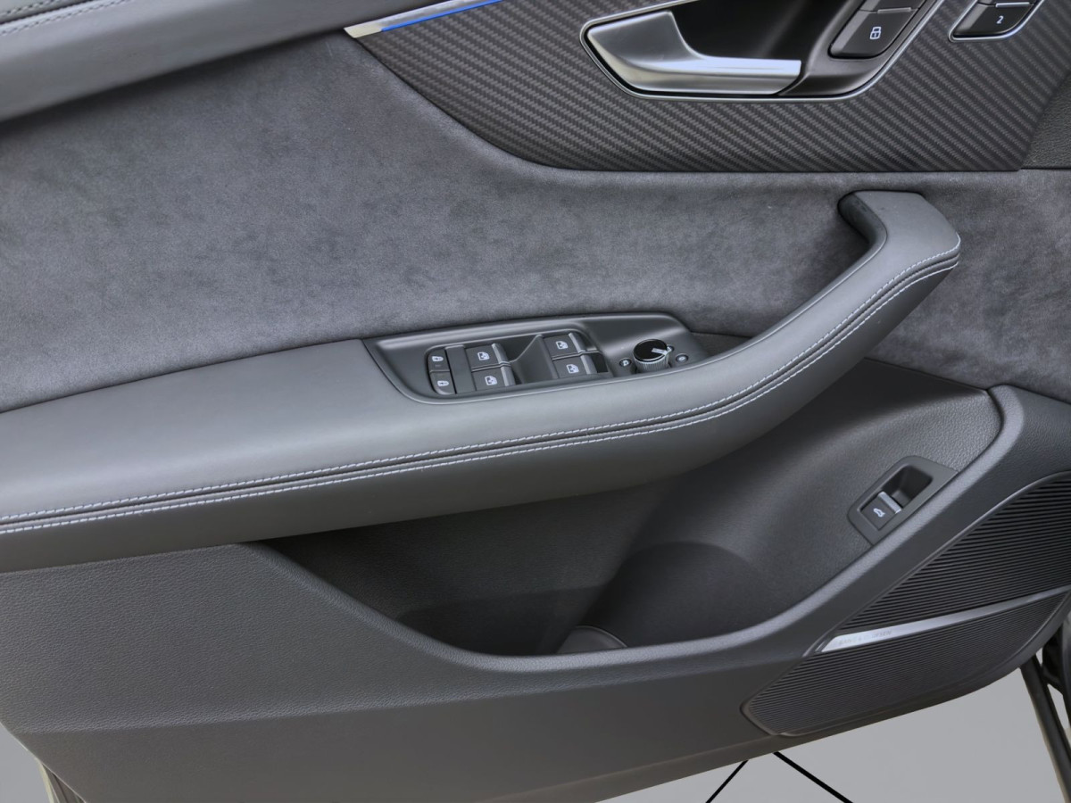 Thumb 9: Audi Q7 SUV TDI Q S LINE AHK PANO SLINE HEAD-UP