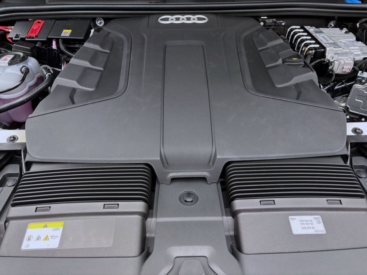 Thumb 17: Audi Q7 SUV TDI Q S LINE AHK PANO SLINE HEAD-UP