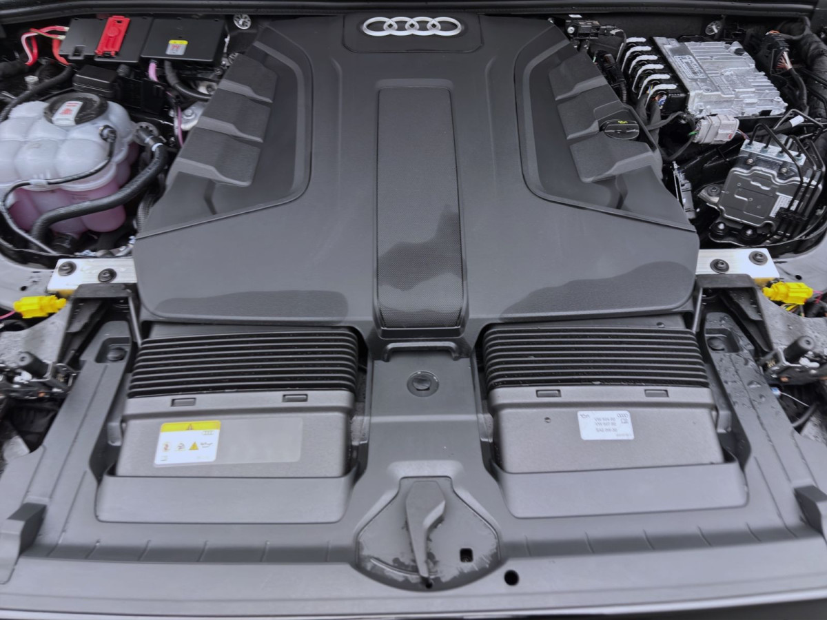 Thumb 17: Audi Q7 SUV S line business TDI quattro 210 kW tiptronic