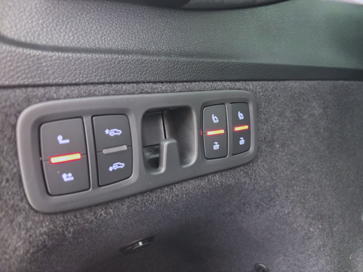 Thumb 20: Audi Q7 SUV S line business TDI quattro 210 kW tiptronic