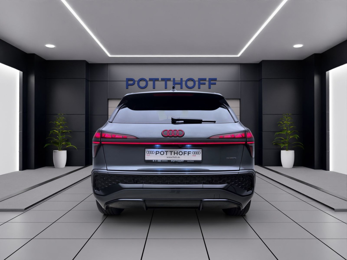 Thumb 2: Audi Q3 SUV TFSI Q S LINE NAVI SONOS LM20 AHK HuD