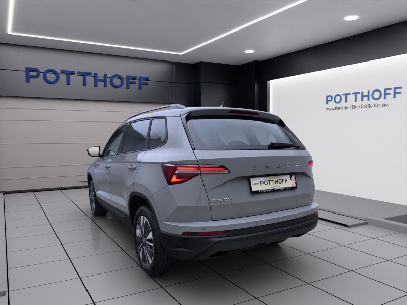 Bild 1: Škoda KAROQ TOUR DSG AHK PANO NAV ASSISTENZ+ WINTER+