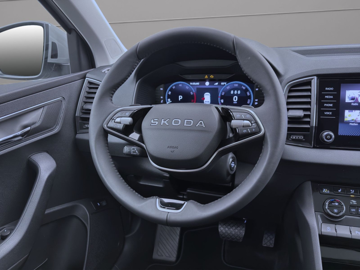 Thumb 10: Škoda KAROQ TOUR DSG AHK PANO NAV ASSISTENZ+ WINTER+