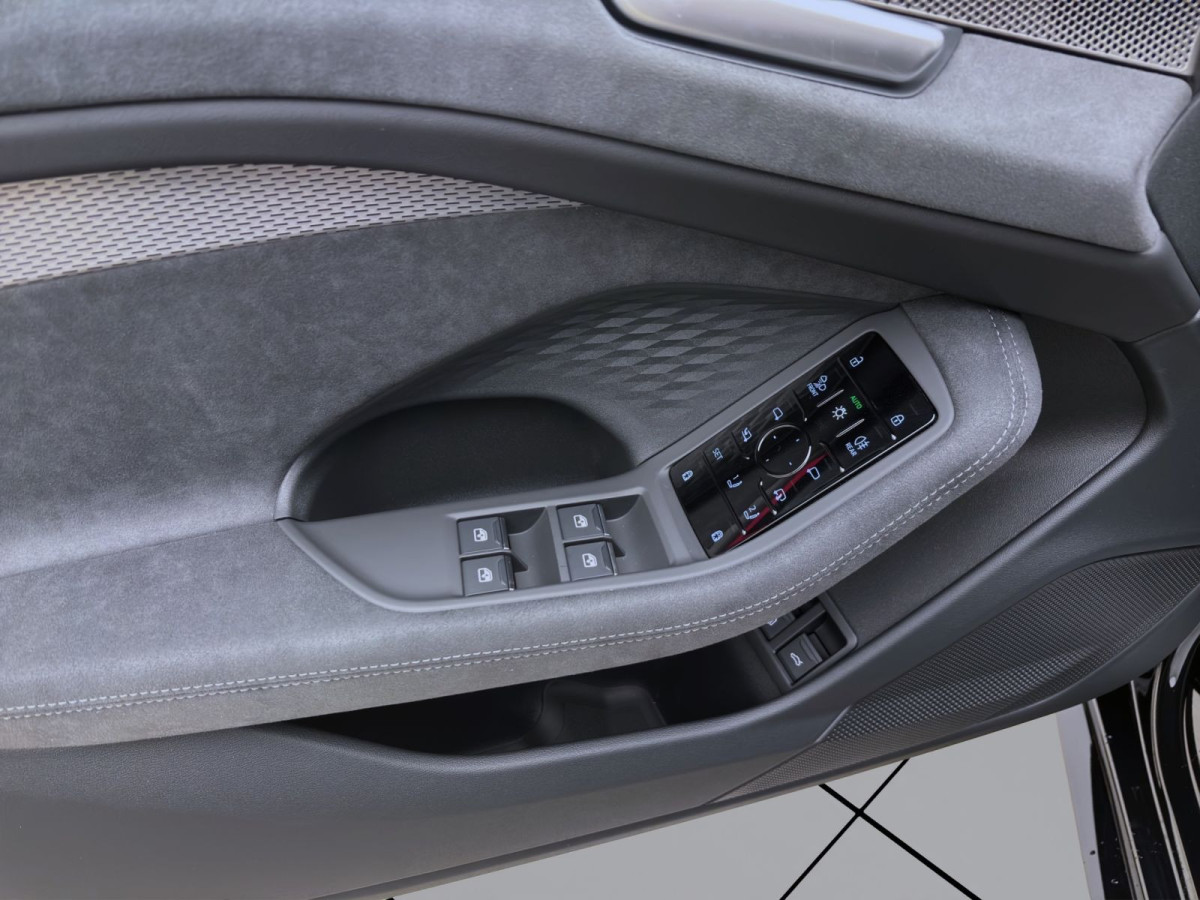 Thumb 8: Audi A6 Avant e-hybrid Q EDITION ONE PANO AHK LM21 HuD B&O