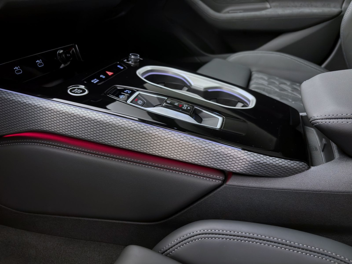 Thumb 12: Audi A6 Avant e-hybrid Q EDITION ONE PANO AHK LM21 HuD B&O