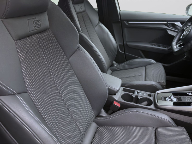 Bild 15: Audi A3 Limousine 30 TDI S LINE NAVI+ PDC SITZHZG MATRIX