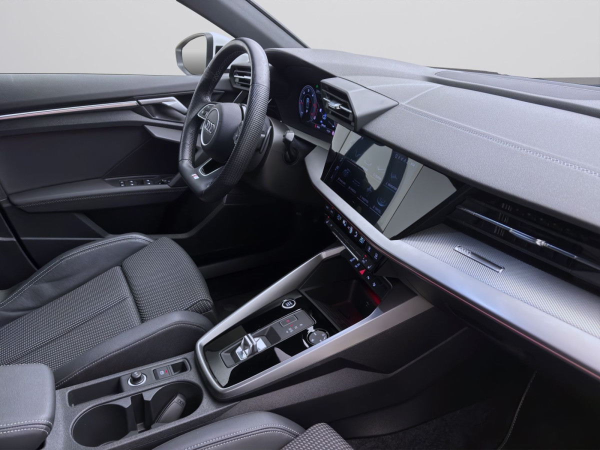 Thumb 16: Audi A3 Limousine 30 TDI S LINE NAVI+ PDC SITZHZG MATRIX