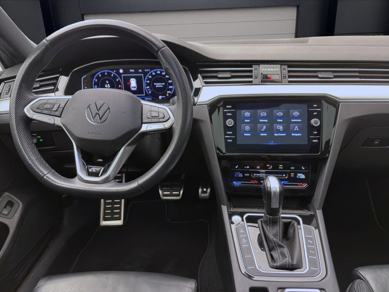 Bild 12: Volkswagen Passat Variant 2.0 TSI DSG 4M R-LINE PANO AHK NAVI
