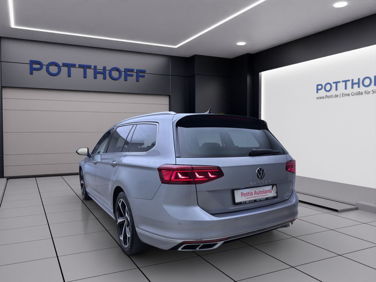Thumb 1: Volkswagen Passat Variant 2.0 TSI DSG 4M R-LINE PANO AHK NAVI