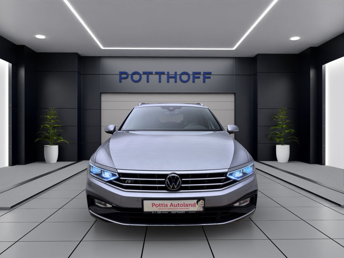 Thumb 6: Volkswagen Passat Variant 2.0 TSI DSG 4M R-LINE PANO AHK NAVI