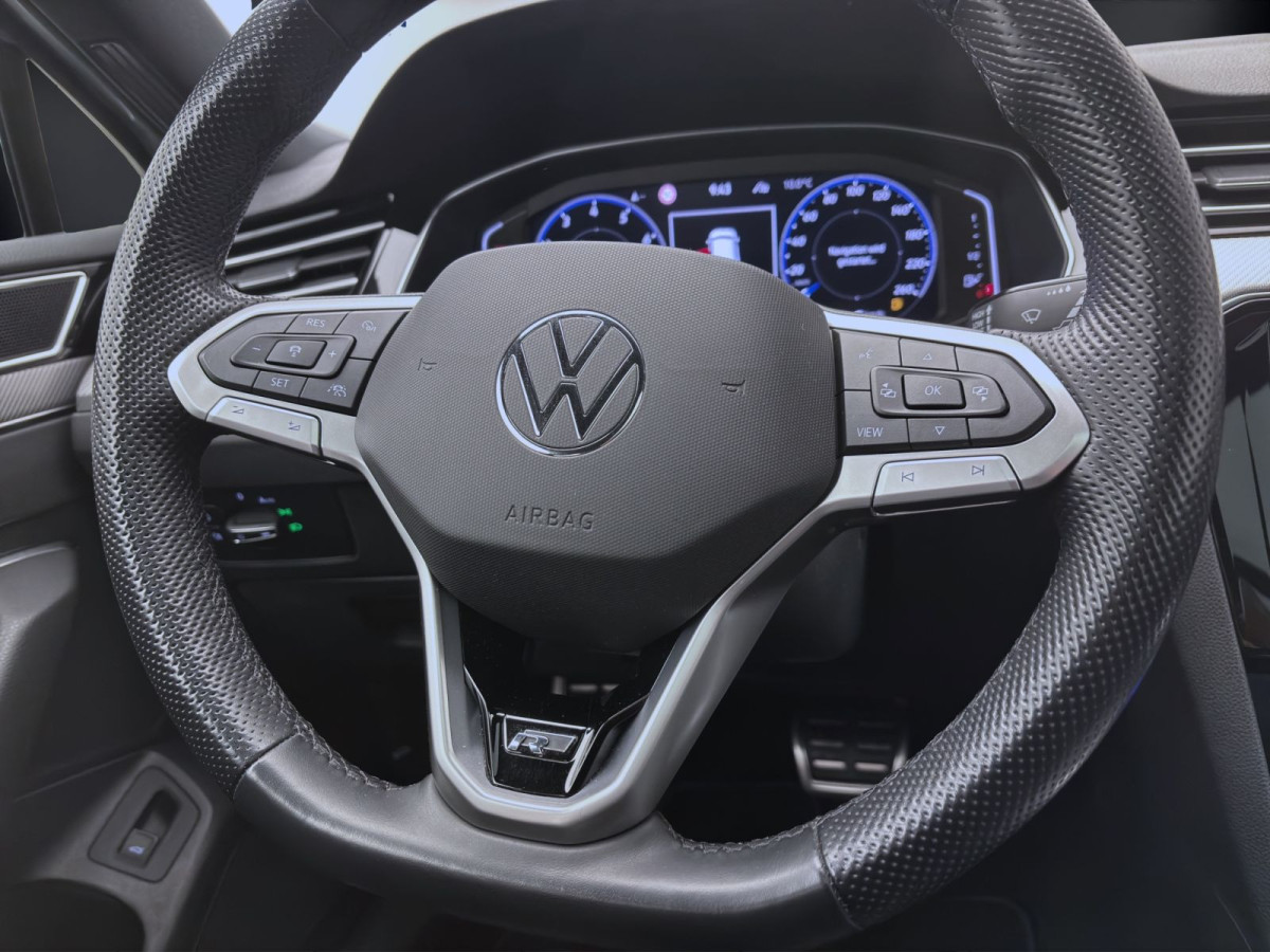 Thumb 11: Volkswagen Passat Variant 2.0 TSI DSG 4M R-LINE PANO AHK NAVI