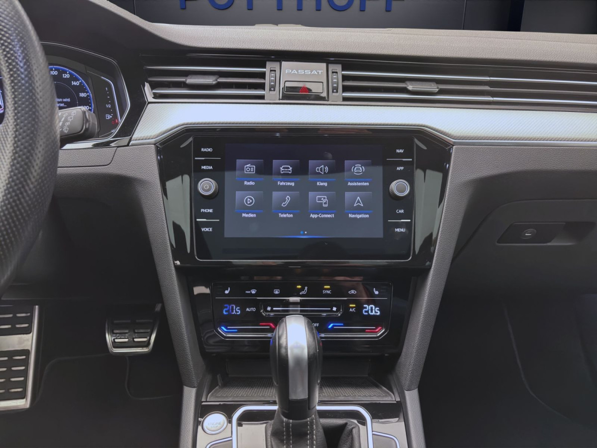 Thumb 13: Volkswagen Passat Variant 2.0 TSI DSG 4M R-LINE PANO AHK NAVI
